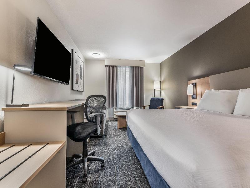 Days Inn & Suites by Wyndham Thunder Bay image