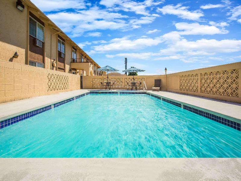 Days Inn by Wyndham Yakima image