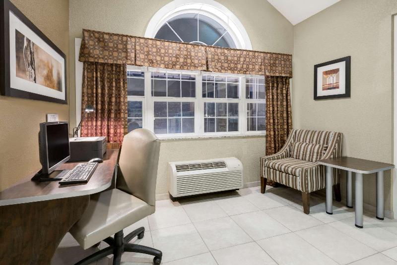 Microtel Inn & Suites By Wyndham Williston image