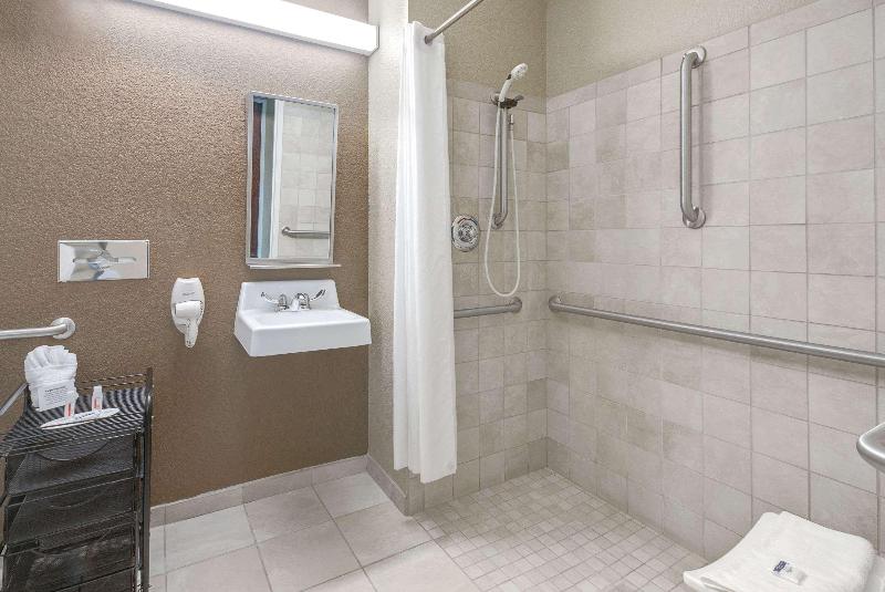 Microtel Inn & Suites By Wyndham Williston image