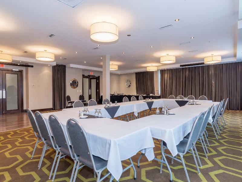 Sandman Hotel & Suites Abbotsford image