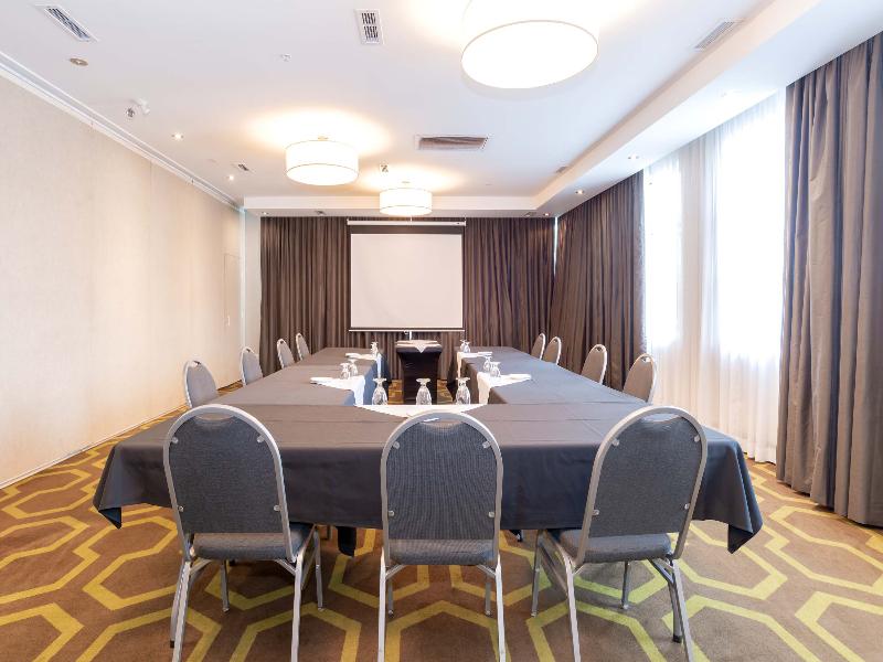 Sandman Hotel & Suites Abbotsford image