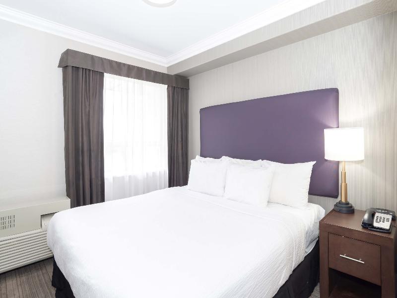 Sandman Hotel & Suites Abbotsford image