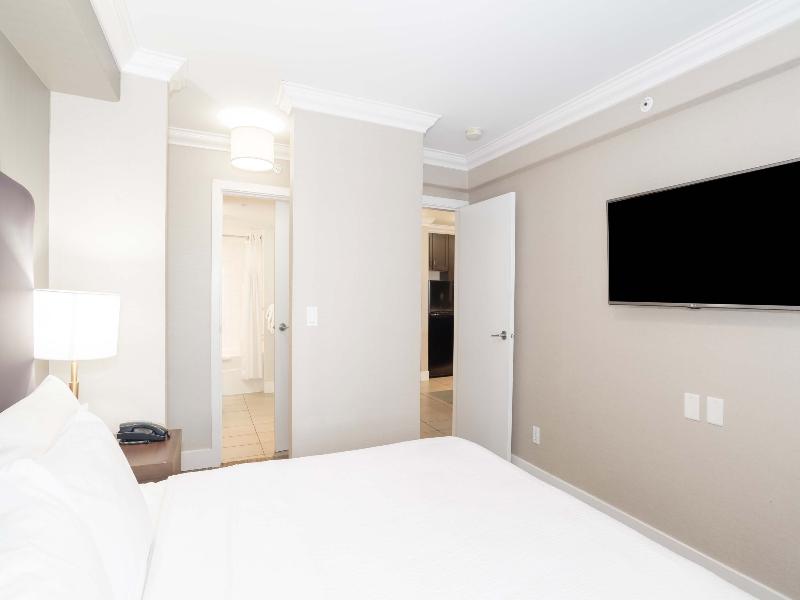 Sandman Hotel & Suites Abbotsford image