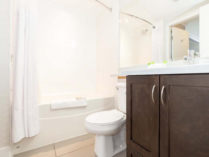 Sandman Hotel & Suites Abbotsford image