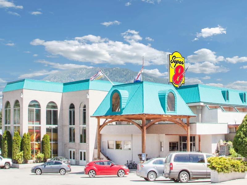 Super 8 by Wyndham Castlegar, Castlegar