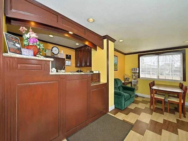 Americas Best Value Inn Marysville image
