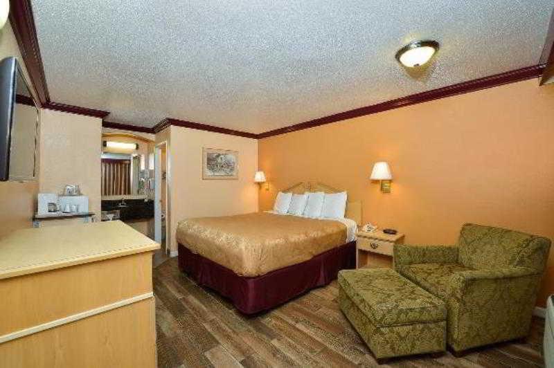Americas Best Value Inn Marysville image