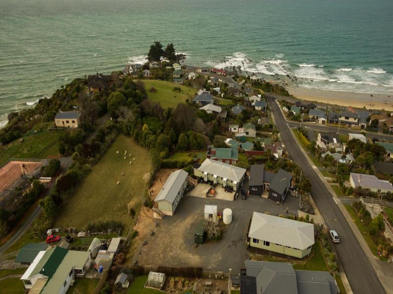 Nugget View & Kaka Point Motels image