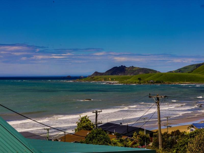 Nugget View & Kaka Point Motels image