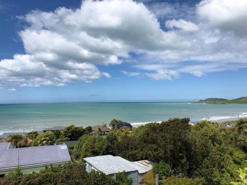 Nugget View & Kaka Point Motels image