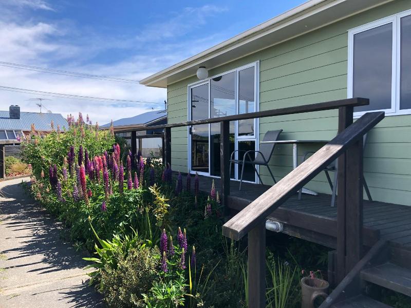Nugget View & Kaka Point Motels image