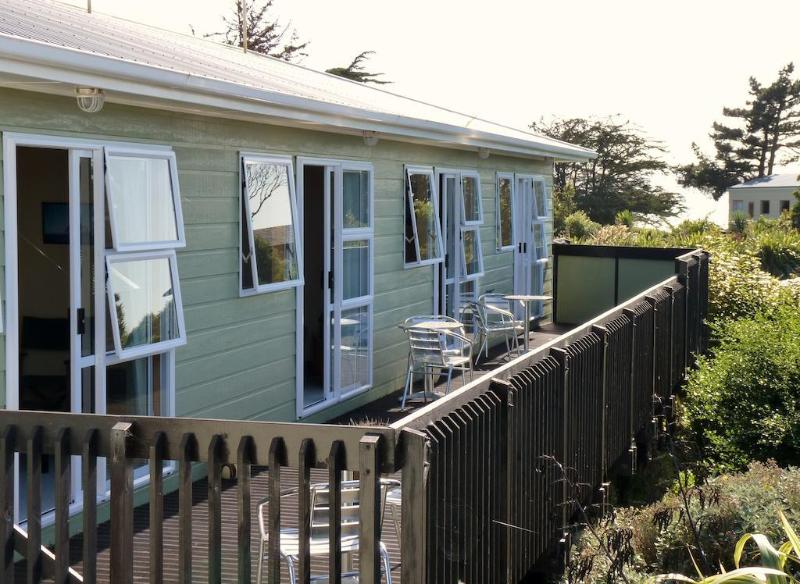 Nugget View & Kaka Point Motels image