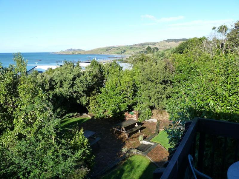 Nugget View & Kaka Point Motels image