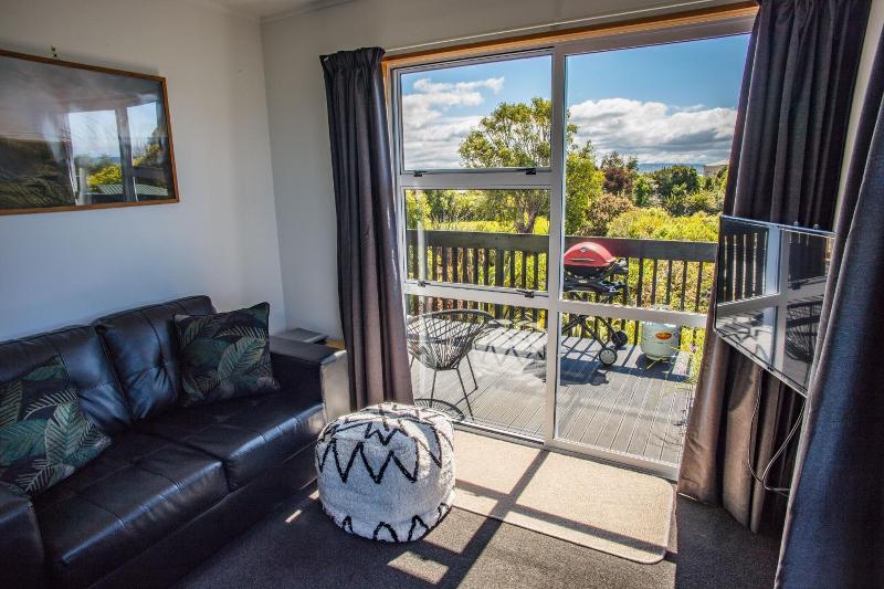 Nugget View & Kaka Point Motels image