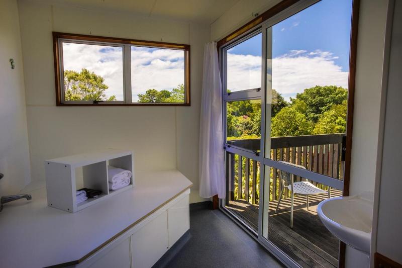 Nugget View & Kaka Point Motels image