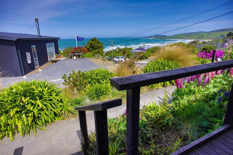 Nugget View & Kaka Point Motels image