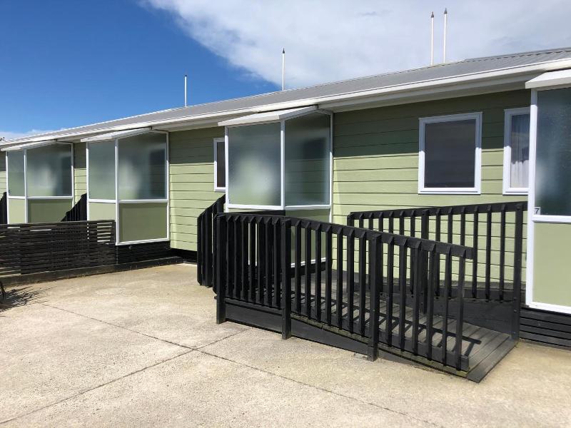 Nugget View & Kaka Point Motels image