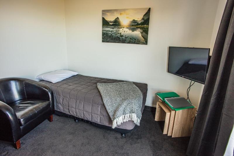 Nugget View & Kaka Point Motels image