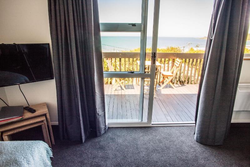 Nugget View & Kaka Point Motels image