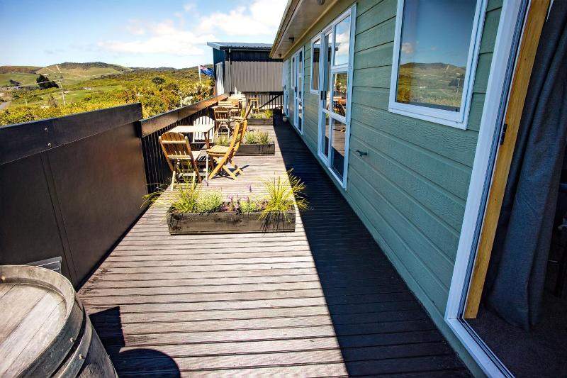 Nugget View & Kaka Point Motels image