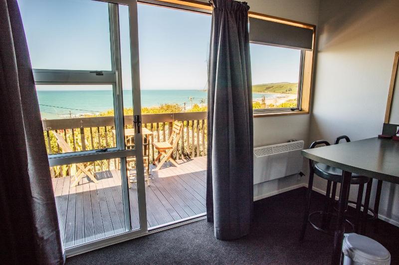 Nugget View & Kaka Point Motels image