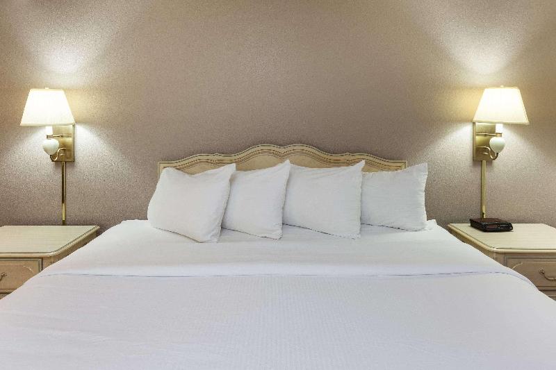 The Hotel Ojibway Trademark Collection By Wyndham image