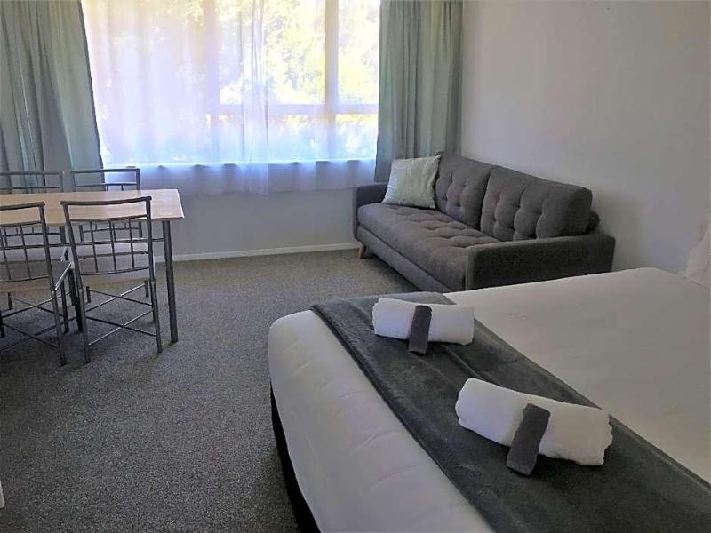 Fairway Motel and Apartments