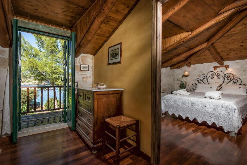 Nobelos Luxury Suites image