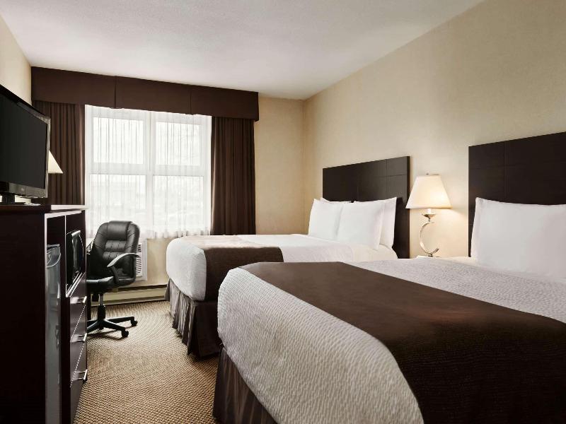 Room THREE BEDS