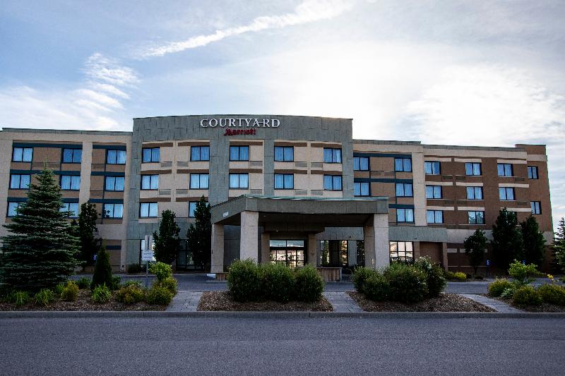 Hotel Courtyard Kingston Highway 401/Division Street