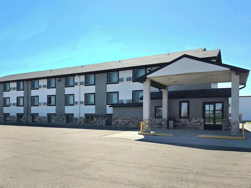 Travelodge by Wyndham Yankton image