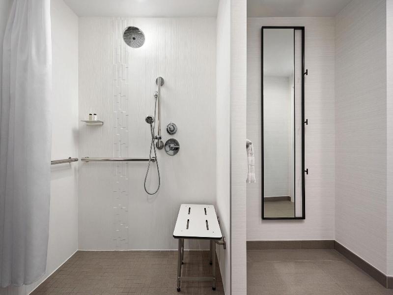Sheraton Reston Hotel image