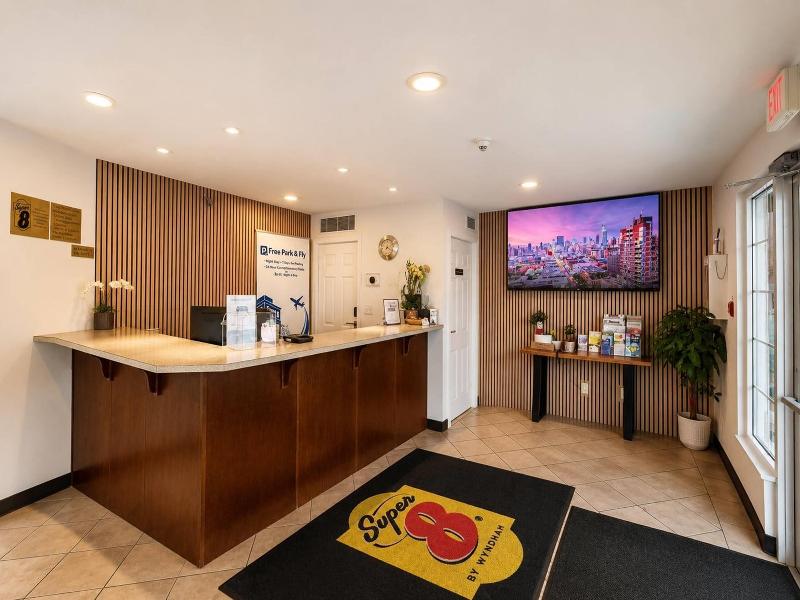 Super 8 By Wyndham Lake Country/Winfield Area — view