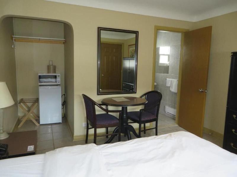 iSleep Inn image