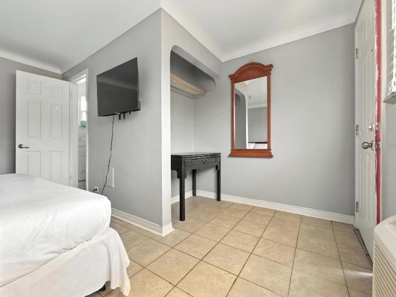 iSleep Inn image