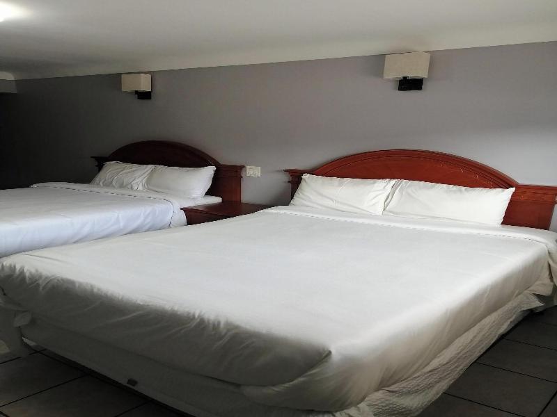 iSleep Inn image
