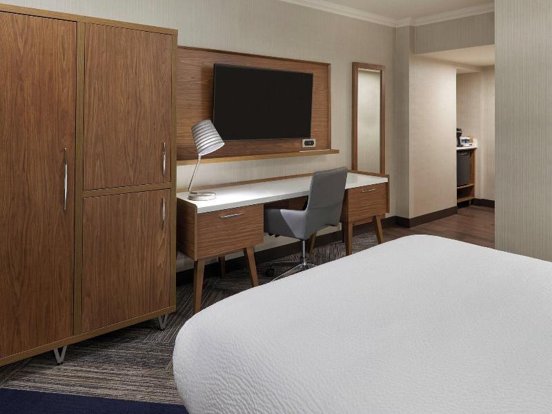 Four Points by Sheraton Windsor Downtown image