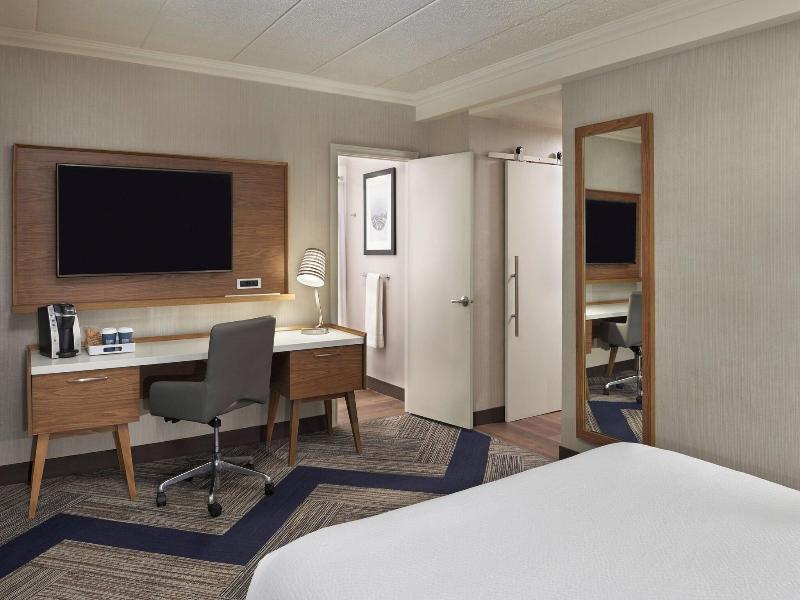 Four Points by Sheraton Windsor Downtown image