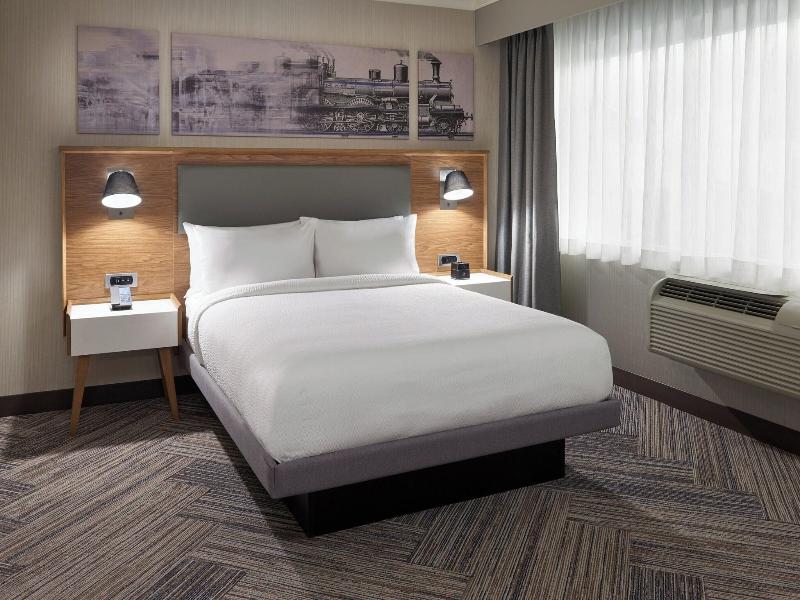 Four Points by Sheraton Windsor Downtown image