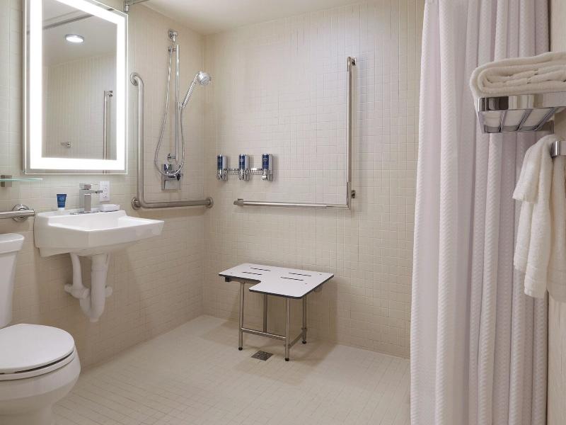 Four Points by Sheraton Windsor Downtown image