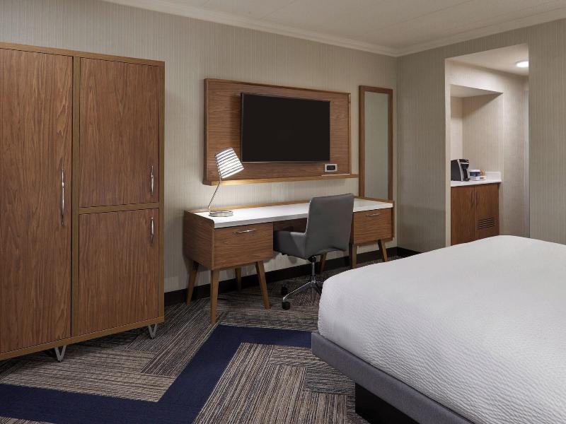 Four Points by Sheraton Windsor Downtown image
