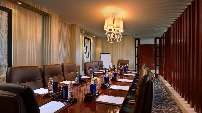 Crowne Plaza Zhenjiang image
