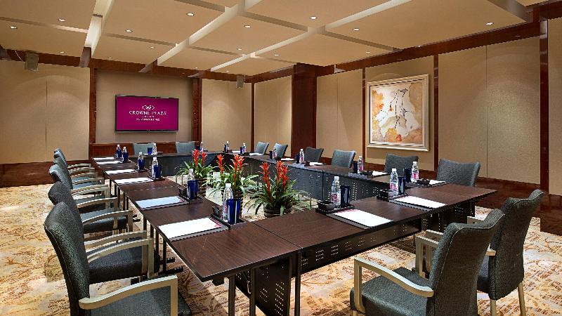 Crowne Plaza Zhenjiang image