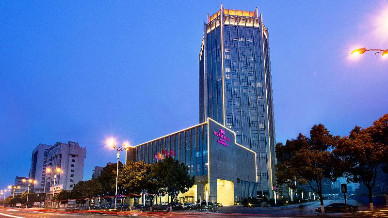 Crowne Plaza Zhenjiang image