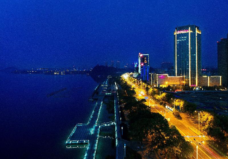 Crowne Plaza Zhenjiang image