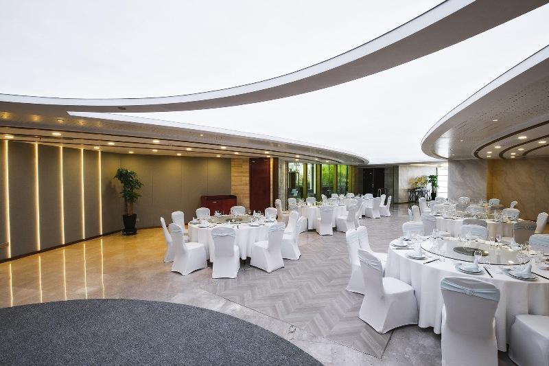 Crowne Plaza Zhenjiang image