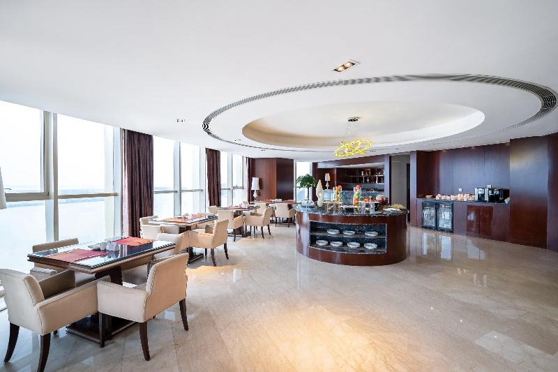 Crowne Plaza Zhenjiang image