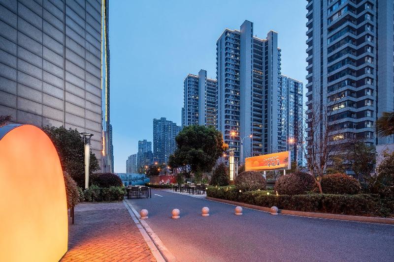 Crowne Plaza Zhenjiang image