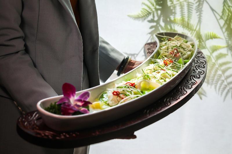 Crowne Plaza Zhenjiang image
